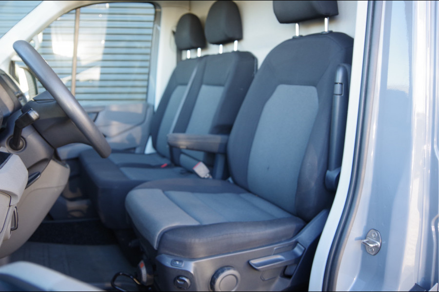 Volkswagen Crafter 35 2.0 TDI L3H2 Highline 177PK AUT. LED, TREKHAAK, CAMERA, CLIMA, STOELVERWARMING, NAVI, CRUISE, PARKEERSENSOREN RONDOM, MISTLAM