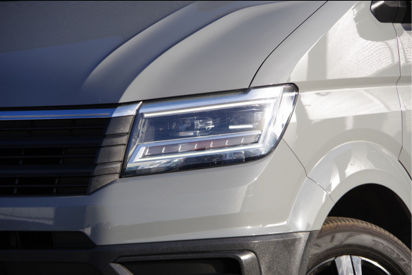 Volkswagen Crafter 35 2.0 TDI L3H2 Highline 177PK AUT. LED, TREKHAAK, CAMERA, CLIMA, STOELVERWARMING, NAVI, CRUISE, PARKEERSENSOREN RONDOM, MISTLAM