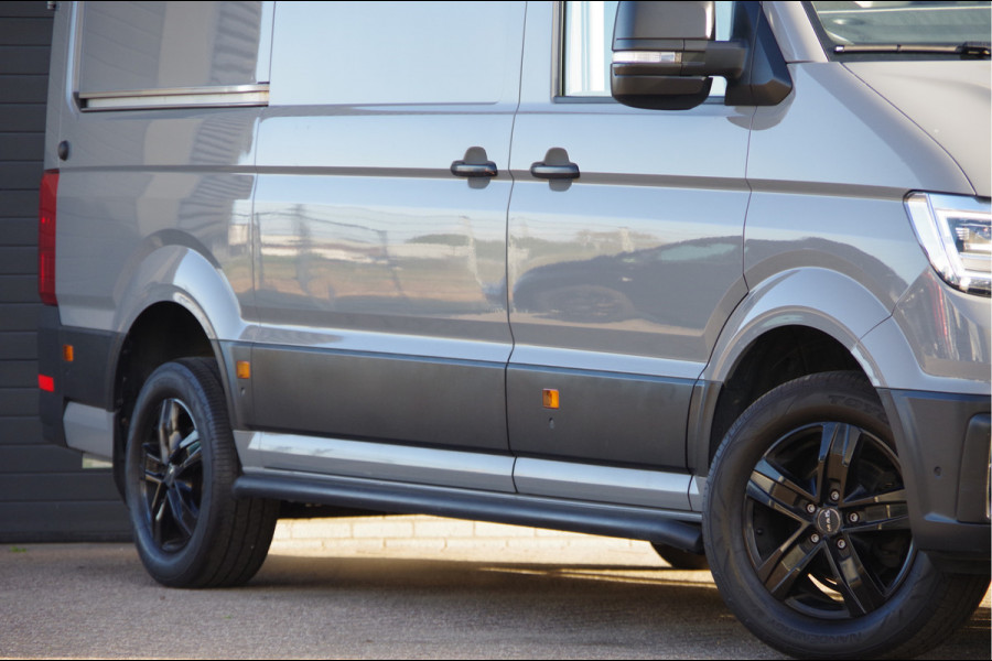 Volkswagen Crafter 35 2.0 TDI L3H2 Highline 177PK AUT. LED, TREKHAAK, CAMERA, CLIMA, STOELVERWARMING, NAVI, CRUISE, PARKEERSENSOREN RONDOM, MISTLAM