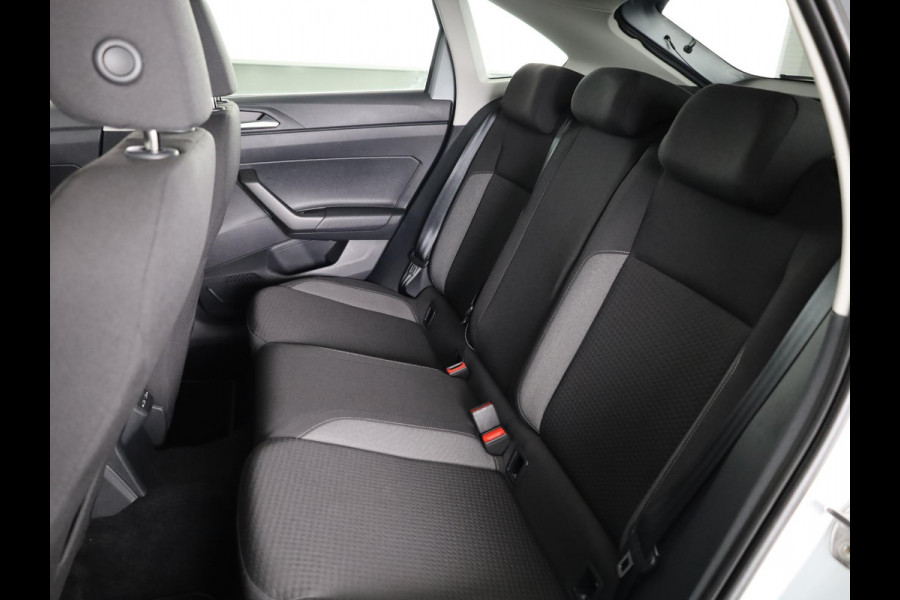 Volkswagen Taigo 1.0 TSI Life Business 95PK | Verlengde garantie | Navigatie | Parkeer camera | Keyless entry | Privacy glas |