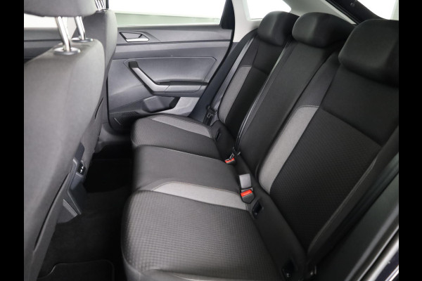 Volkswagen Taigo 1.0 TSI Life Business 110 PK | Verlengde garantie | Navigatie | Parkeer camera | Climatronic | 17"LM Velgen | Keyless entry |