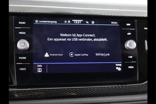 Volkswagen Taigo 1.0 TSI Life Business 110 PK | Verlengde garantie | Navigatie | Parkeer camera | Climatronic | 17"LM Velgen | Keyless entry |