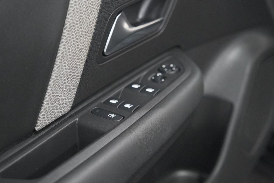 Citroën C4 Puretech 131 EAT6 Shine | Camera | Head-Up Display | Navigatie | Parkeersensoren
