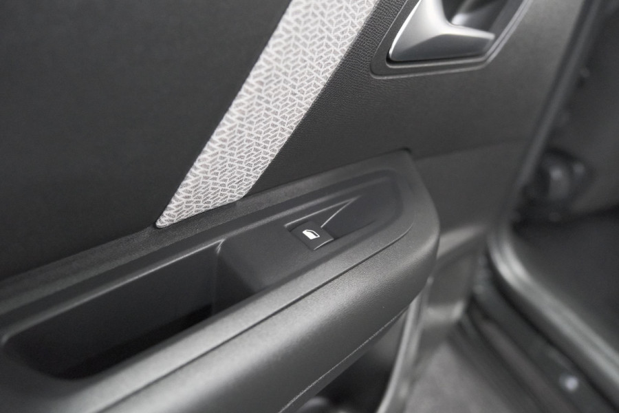 Citroën C4 Puretech 131 EAT6 Shine | Camera | Head-Up Display | Navigatie | Parkeersensoren