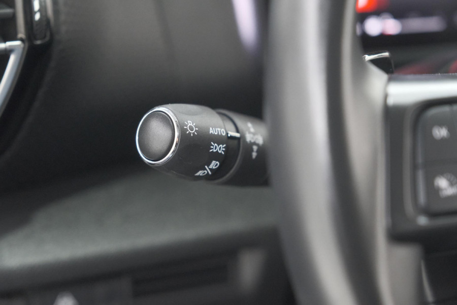 Citroën C4 Puretech 131 EAT6 Shine | Camera | Head-Up Display | Navigatie | Parkeersensoren