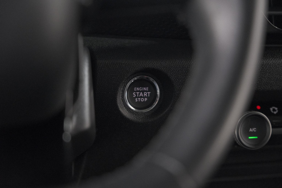 Citroën C4 Puretech 131 EAT6 Shine | Camera | Head-Up Display | Navigatie | Parkeersensoren