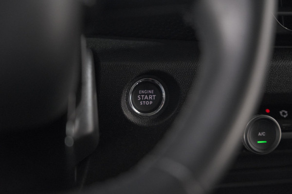 Citroën C4 Puretech 131 EAT6 Shine | Camera | Head-Up Display | Navigatie | Parkeersensoren