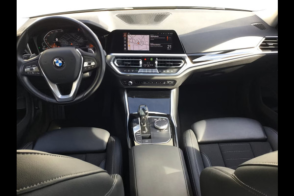 BMW 3-serie 320dA SPORTLINE ** LED, NAVI+, HALF-LEDER, SCHUIF/KANTEL, 18-inch LMV, ACC ** 1e EIG - UNFALLFREI ** ** INFORMEER OOK NAAR ONZE AANTREKKELIJKE FINANCIAL-LEASE TARIEVEN **
