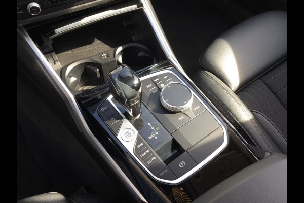 BMW 3-serie 320dA SPORTLINE ** LED, NAVI+, HALF-LEDER, SCHUIF/KANTEL, 18-inch LMV, ACC ** 1e EIG - UNFALLFREI ** ** INFORMEER OOK NAAR ONZE AANTREKKELIJKE FINANCIAL-LEASE TARIEVEN **