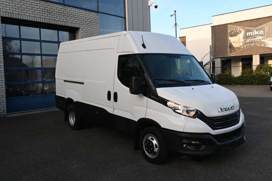 Iveco Daily 35C21 3.0L Dubbellucht 3500 kg trekhaak