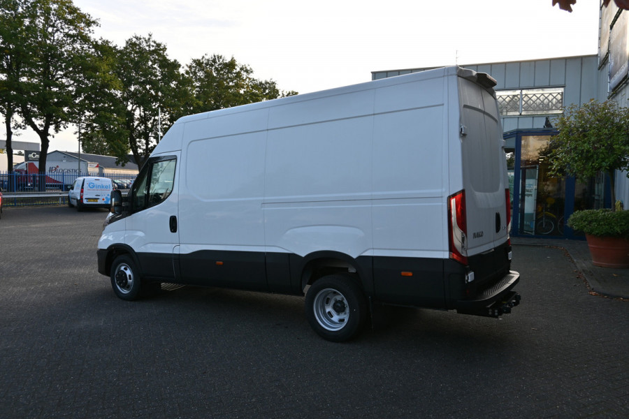 Iveco Daily 35C21 3.0L Dubbellucht 3500 kg trekhaak