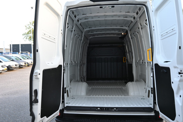 Iveco Daily 35C21 3.0L Dubbellucht 3500 kg trekhaak