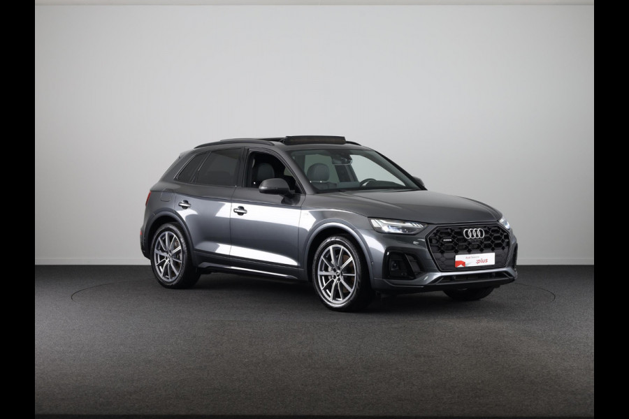 Audi Q5 55 TFSI e S edition 367 pk S-tronic | Verlengde garantie | Navigatie | Panoramadak | Elektr. trekhaak | Rondomzicht camera | B&O Soundsystem | Lichtmetalen velgen 20" | S-Line |