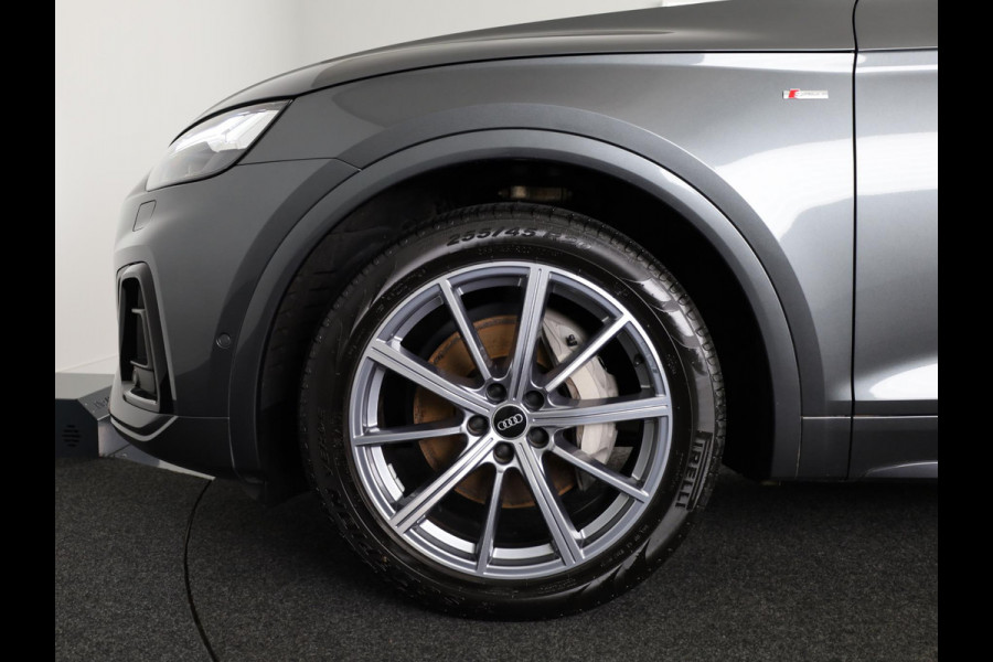 Audi Q5 55 TFSI e S edition 367 pk S-tronic | Verlengde garantie | Navigatie | Panoramadak | Elektr. trekhaak | Rondomzicht camera | B&O Soundsystem | Lichtmetalen velgen 20" | S-Line |