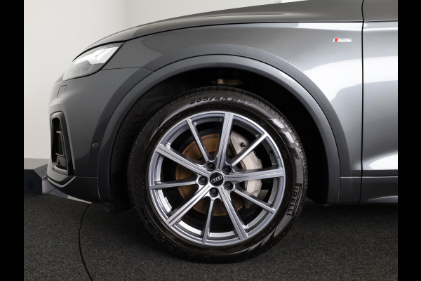 Audi Q5 55 TFSI e S edition 367 pk S-tronic | Verlengde garantie | Navigatie | Panoramadak | Elektr. trekhaak | Rondomzicht camera | B&O Soundsystem | Lichtmetalen velgen 20" | S-Line |