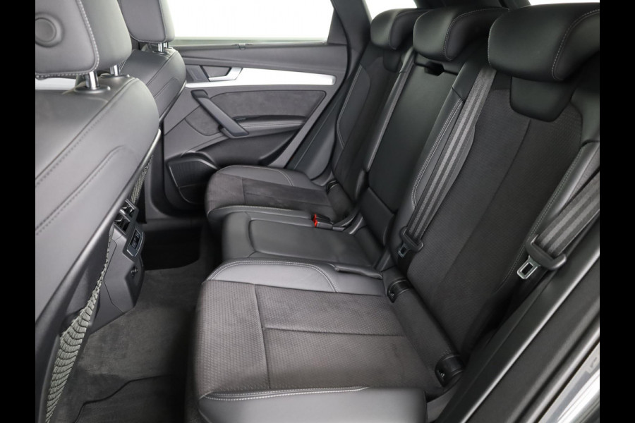 Audi Q5 55 TFSI e S edition 367 pk S-tronic | Verlengde garantie | Navigatie | Panoramadak | Elektr. trekhaak | Rondomzicht camera | B&O Soundsystem | Lichtmetalen velgen 20" | S-Line |