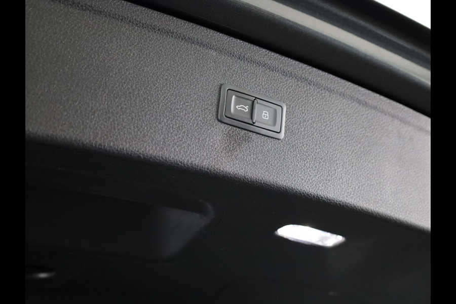 Audi Q5 55 TFSI e S edition 367 pk S-tronic | Verlengde garantie | Navigatie | Panoramadak | Elektr. trekhaak | Rondomzicht camera | B&O Soundsystem | Lichtmetalen velgen 20" | S-Line |
