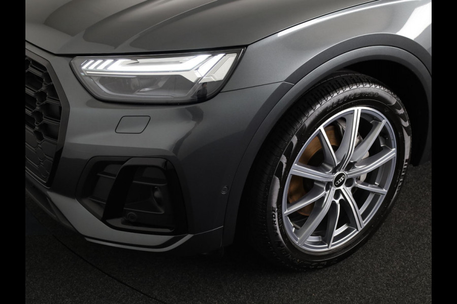 Audi Q5 55 TFSI e S edition 367 pk S-tronic | Verlengde garantie | Navigatie | Panoramadak | Elektr. trekhaak | Rondomzicht camera | B&O Soundsystem | Lichtmetalen velgen 20" | S-Line |