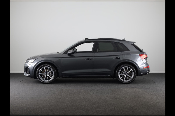 Audi Q5 55 TFSI e S edition 367 pk S-tronic | Verlengde garantie | Navigatie | Panoramadak | Elektr. trekhaak | Rondomzicht camera | B&O Soundsystem | Lichtmetalen velgen 20" | S-Line |