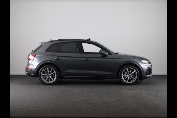 Audi Q5 55 TFSI e S edition 367 pk S-tronic | Verlengde garantie | Navigatie | Panoramadak | Elektr. trekhaak | Rondomzicht camera | B&O Soundsystem | Lichtmetalen velgen 20" | S-Line |