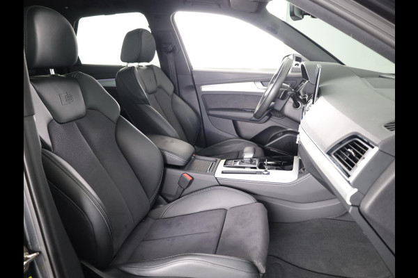 Audi Q5 55 TFSI e S edition 367 pk S-tronic | Verlengde garantie | Navigatie | Panoramadak | Elektr. trekhaak | Rondomzicht camera | B&O Soundsystem | Lichtmetalen velgen 20" | S-Line |