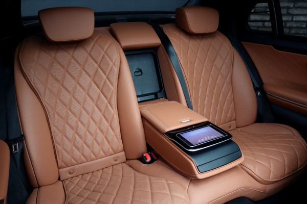 Mercedes-Benz S-Klasse 580 e Lang AMG Line Premium+ | Airmatic | Distronic+ | 3D-Display | MBUX Tablet | Digital Light | Stoelventilatie | Verwarmd Stuurwiel | Massage | HUD | Vlakkenverwarming |