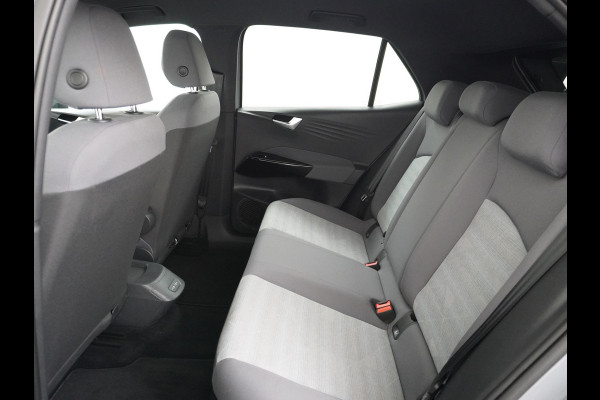 Volkswagen ID.3 Pro 58kWh Apple Carplay Android Auto HUD 360°Camera Adap.Cruise Stoelverwarming Keyless Advanced Matrix led-koplampen Multimedia Pakket Plus Comfort Pakket Design Pakket Lmv 19" Rijstrooksensor Matrix Led Dynamisch Sproeiers Verwarmd Verwarmbaar Stuur Assistance Pakket Plus Nieuwprijs €43.145,- Volkswagen ID.3 Pro 58kWh Apple Carplay Android Auto HUD 360°Camera Adap.Cruise Stoelverwarming Keyless Advanced Matrix led-koplampen Multimedia Pakket Plus Comfort Pakket Design Pakket Lmv 19" Rijstrooksensor Matrix Led Dynamisch Sproeiers Verwarmd Verwarmbaar Stuur Assistance Pakket Plus Nieuwprijs €43.145,-