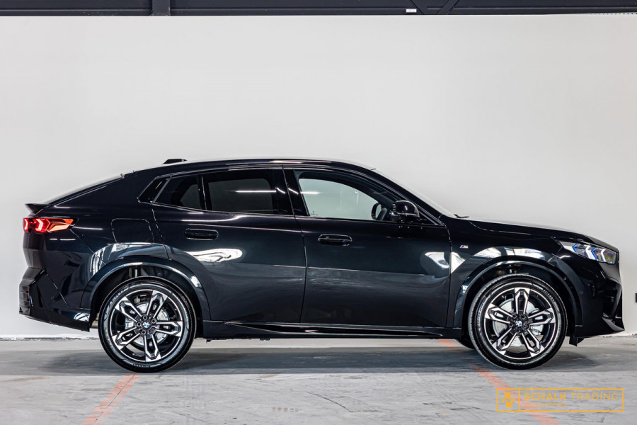 BMW X2 SDrive20i Launch Edition|M-sport|HUD|Cam|Alcantara