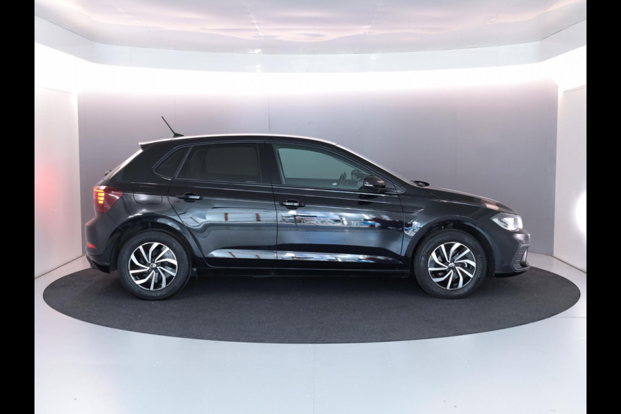Volkswagen Polo 1.0 TSI Life Edition 95 pk Automaat (DSG) | Verlengde garantie | Navigatie via App | Parkeersensoren | Achteruitrijcamera | Stoelverwarming |
