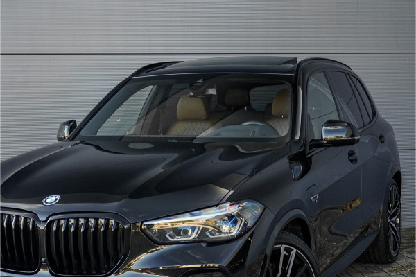 BMW X5 xDrive45e High Ex M-Pakket Pano 360° Camera Luchtvering 22"