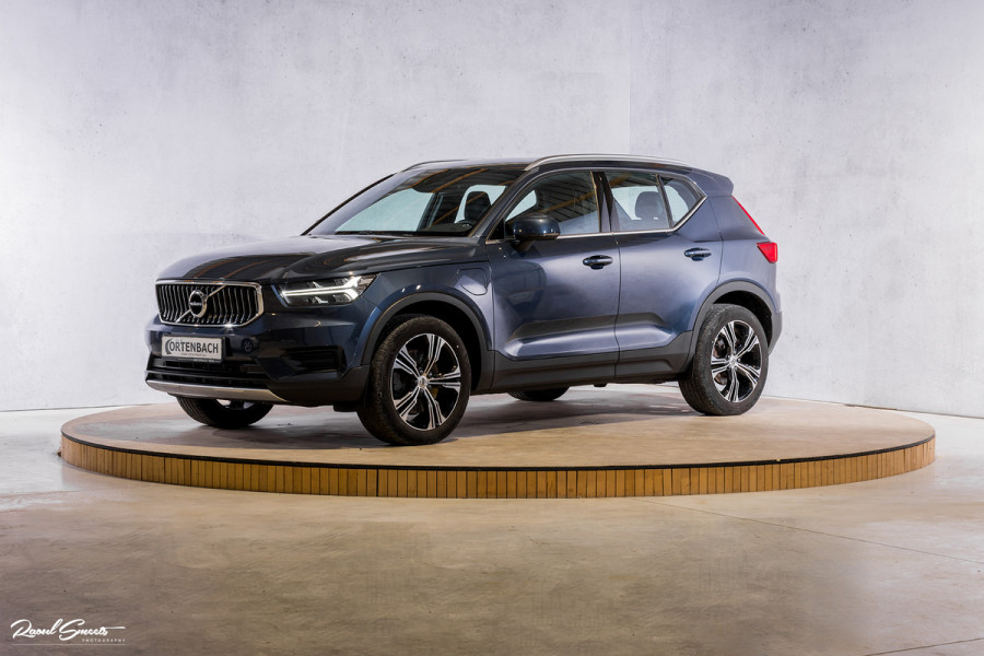 Volvo XC40 1.5 T4 Recharge Inscription Expression | Cruise control | Zwenkbare trekhaak | Apple carplay |