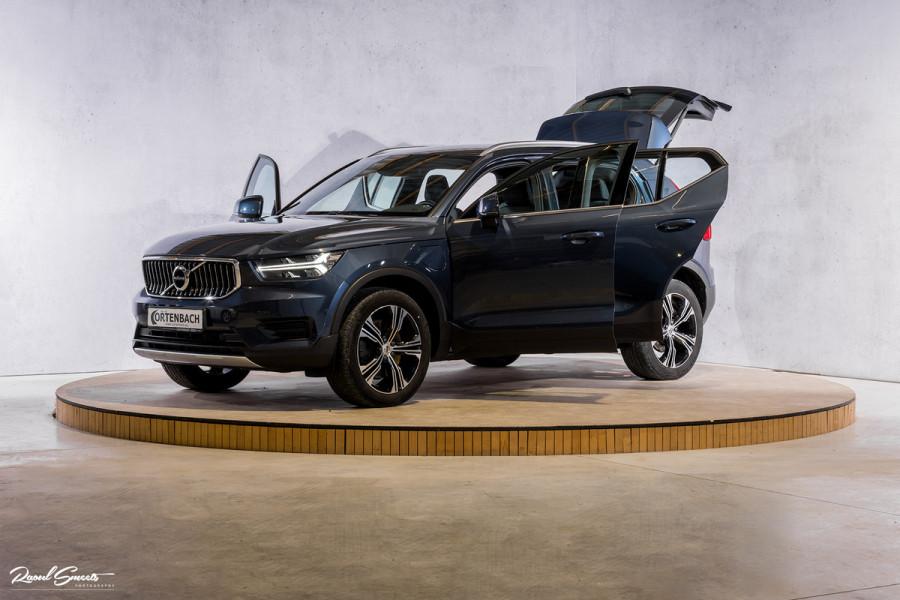 Volvo XC40 1.5 T4 Recharge Inscription Expression | Cruise control | Zwenkbare trekhaak | Apple carplay |