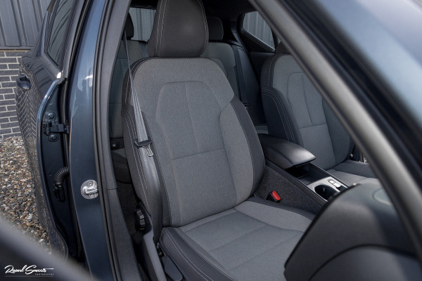 Volvo XC40 1.5 T4 Recharge Inscription Expression | Cruise control | Zwenkbare trekhaak | Apple carplay |