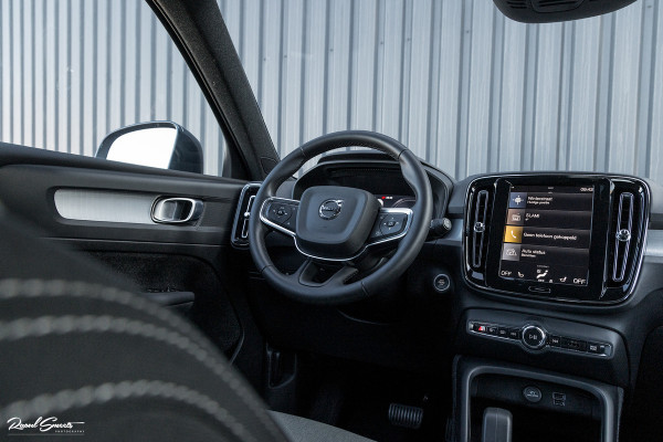 Volvo XC40 1.5 T4 Recharge Inscription Expression | Cruise control | Zwenkbare trekhaak | Apple carplay |