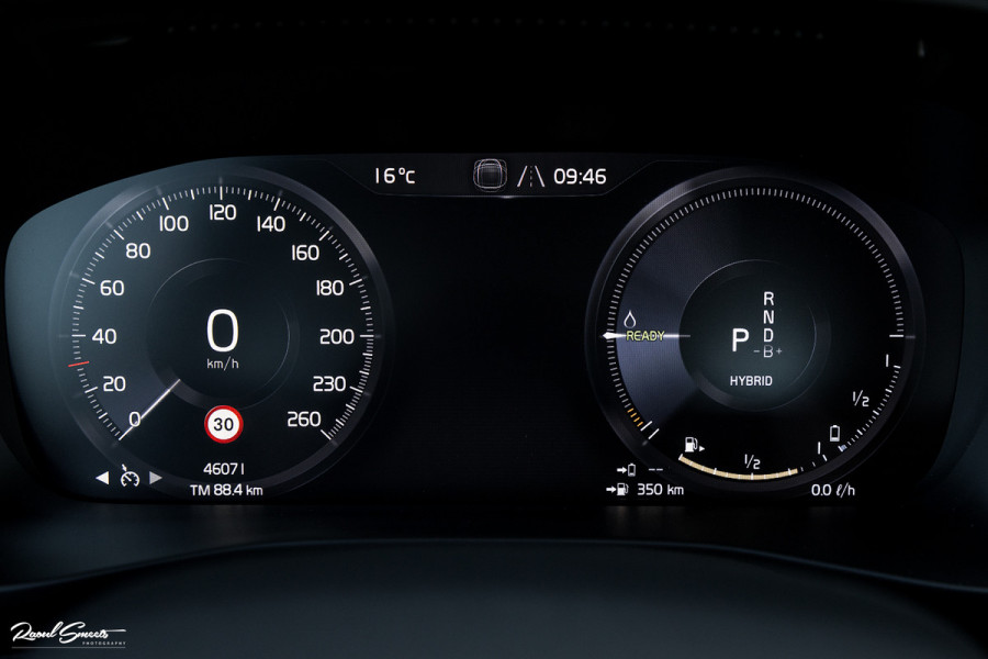 Volvo XC40 1.5 T4 Recharge Inscription Expression | Cruise control | Zwenkbare trekhaak | Apple carplay |
