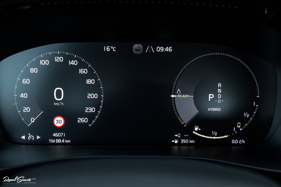Volvo XC40 1.5 T4 Recharge Inscription Expression | Cruise control | Zwenkbare trekhaak | Apple carplay |