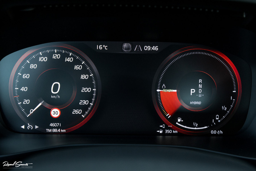 Volvo XC40 1.5 T4 Recharge Inscription Expression | Cruise control | Zwenkbare trekhaak | Apple carplay |