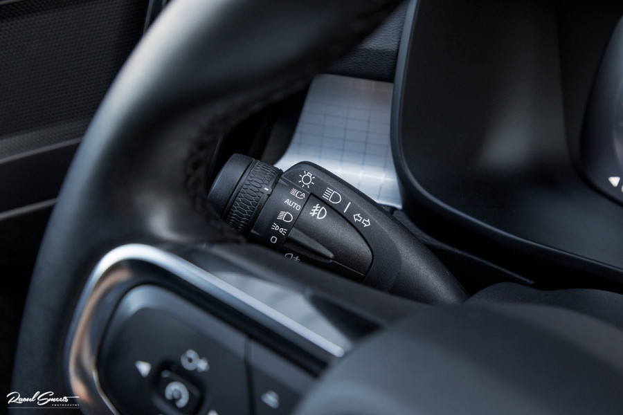 Volvo XC40 1.5 T4 Recharge Inscription Expression | Cruise control | Zwenkbare trekhaak | Apple carplay |