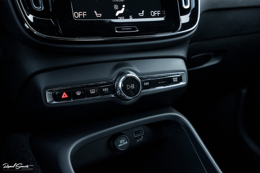 Volvo XC40 1.5 T4 Recharge Inscription Expression | Cruise control | Zwenkbare trekhaak | Apple carplay |