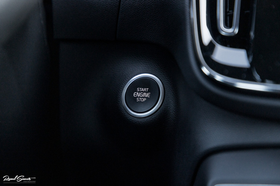 Volvo XC40 1.5 T4 Recharge Inscription Expression | Cruise control | Zwenkbare trekhaak | Apple carplay |