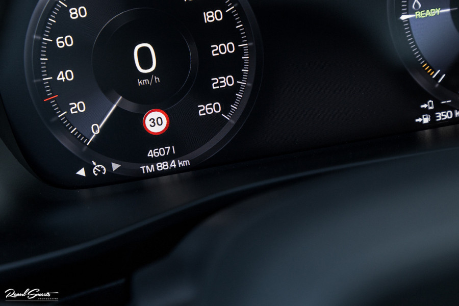 Volvo XC40 1.5 T4 Recharge Inscription Expression | Cruise control | Zwenkbare trekhaak | Apple carplay |