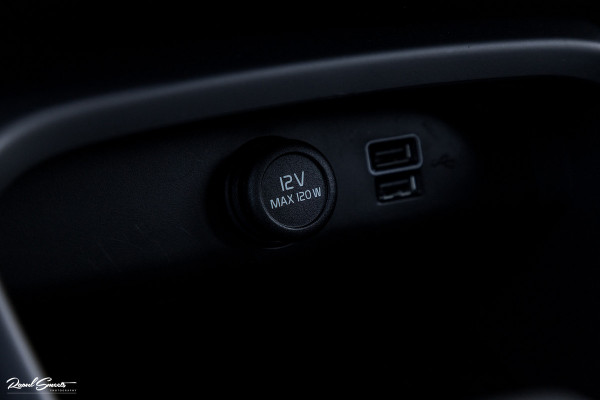 Volvo XC40 1.5 T4 Recharge Inscription Expression | Cruise control | Zwenkbare trekhaak | Apple carplay |
