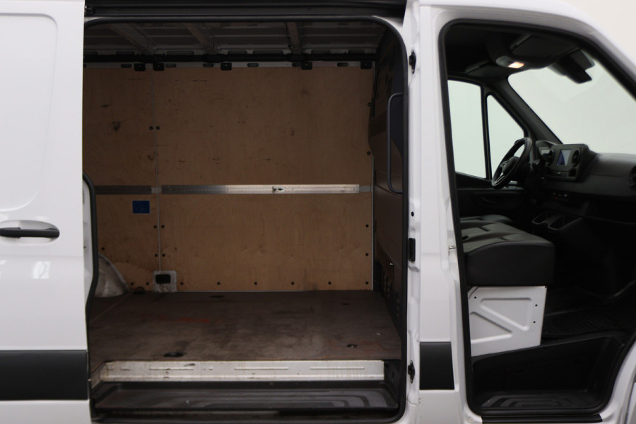 Mercedes-Benz Sprinter 317 CDI Aut. L2H1 Leer, 3-Zits, Airco, Standkachel, Apple Carplay, Cruise, Bluetooth, DAB