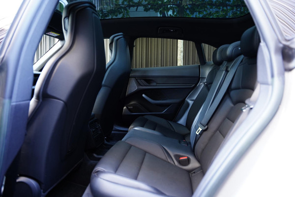 Porsche Taycan Cross Turismo 4 93 kWh GERESERVEERD