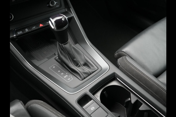 Audi Q3 Sportback 45 TFSI e S Line Plug In Hybrid 245pk Dealer O.H PHEV | Camera | Lederen Sportstoelen Verwarmd | Virtual Cockpit | Navigatie | Blis | Keyless | Cruise Control | Lane Assist | DAB |