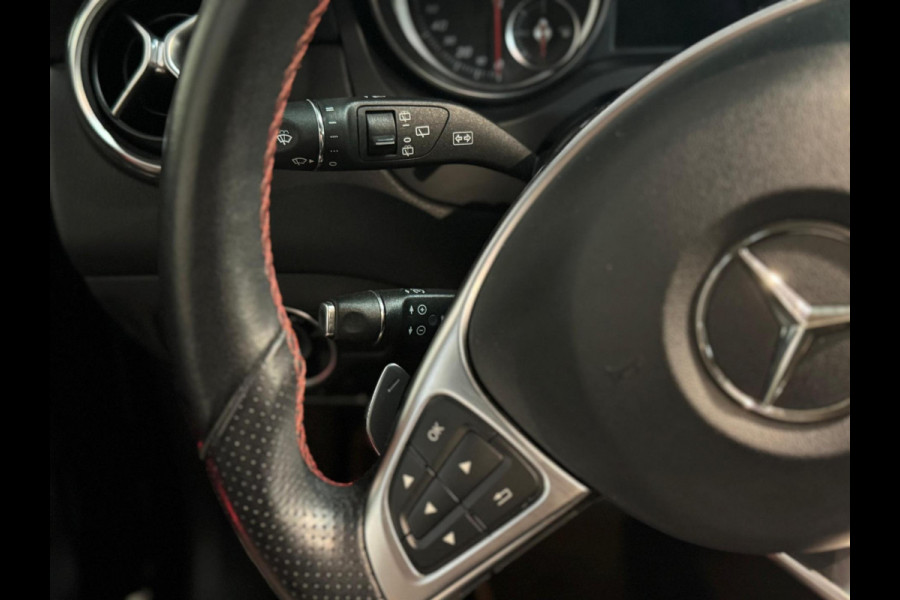Mercedes-Benz GLA 180 Business Solution AMG | Pano | Cruise control | Keyless | Camera |