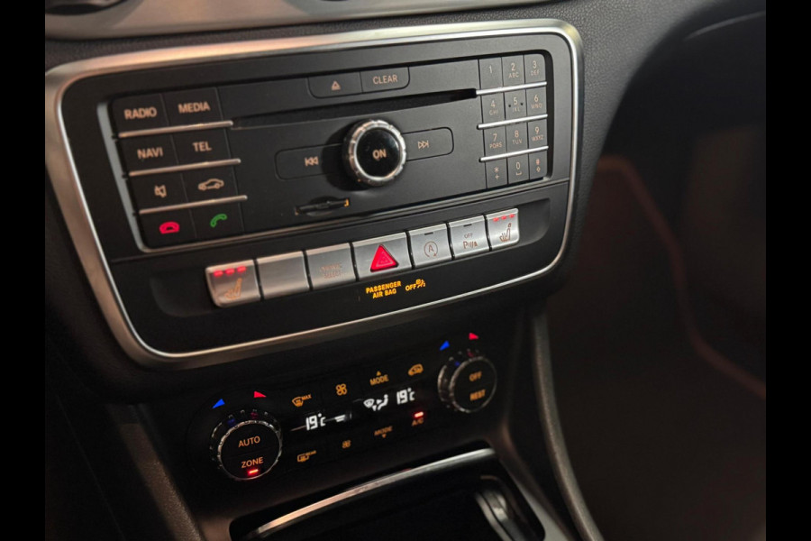 Mercedes-Benz GLA 180 Business Solution AMG | Pano | Cruise control | Keyless | Camera |