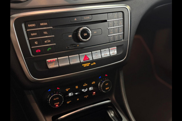 Mercedes-Benz GLA 180 Business Solution AMG | Pano | Cruise control | Keyless | Camera |