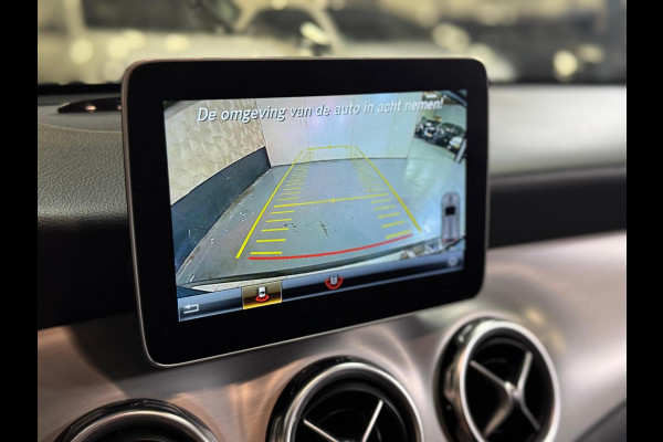Mercedes-Benz GLA 180 Business Solution AMG | Pano | Cruise control | Keyless | Camera |