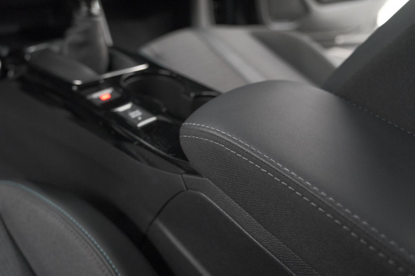 Peugeot 208 PureTech 100 Allure Pack | Camera | Apple Carplay | Stoelverwarming | Parkeersensoren